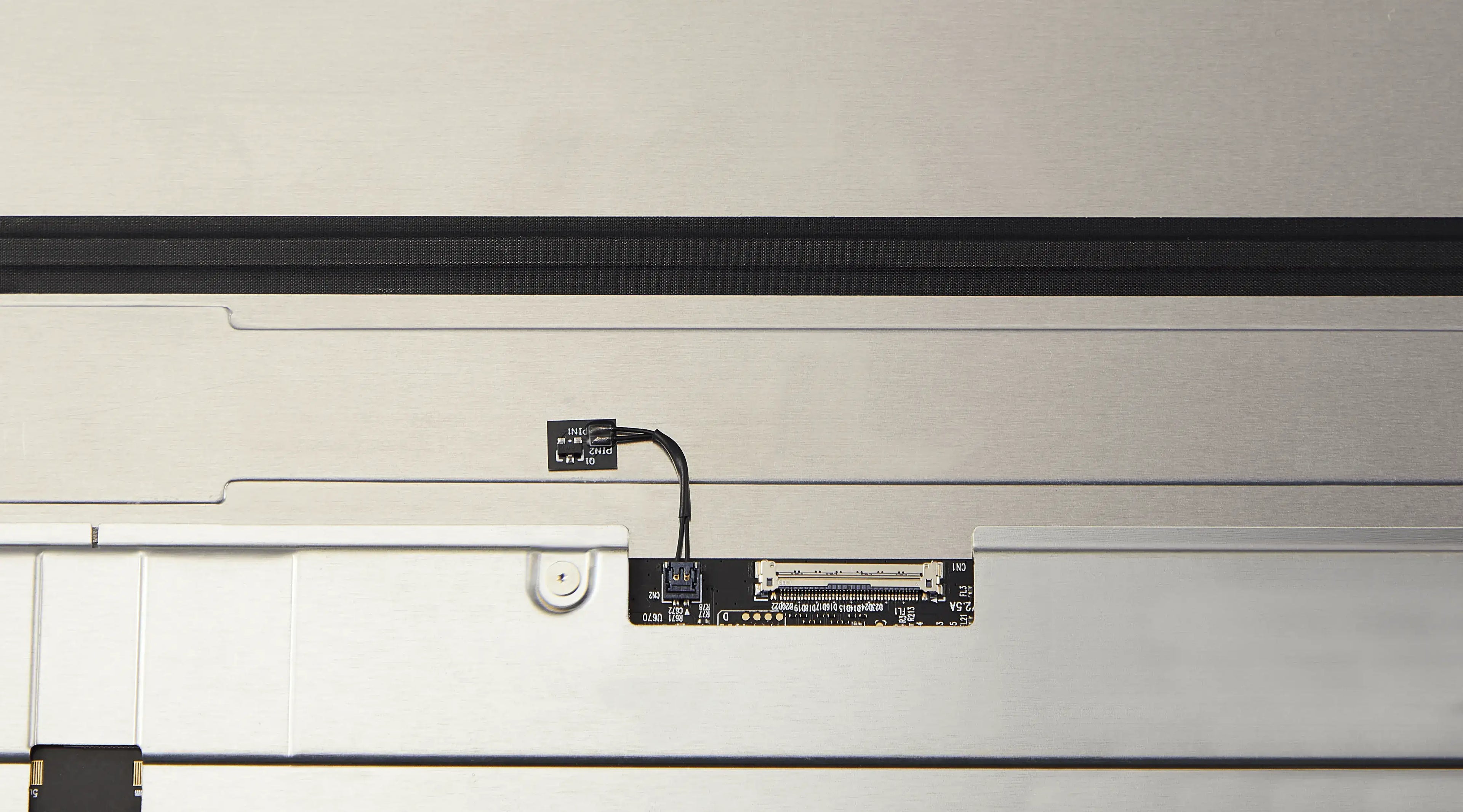 LCD Display for iMac 24" A2873 (2023) A3137 / A3247 (2024) (LG204A-215 LM235UH1 SDD3) (Used OEM Pull, Grade A) (Large Camera Opening) (Silver)